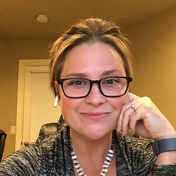 Meet your Posher, Bri - Picture 1 of 1